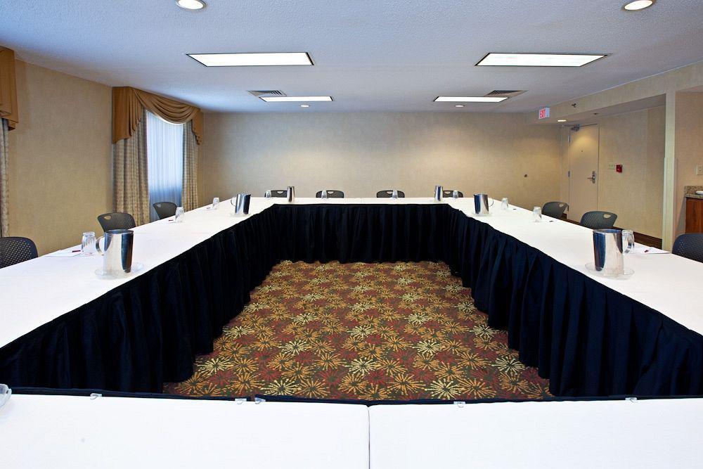 Quality Hotel Conference Center Cincinnati Blue Ash Ανέσεις φωτογραφία