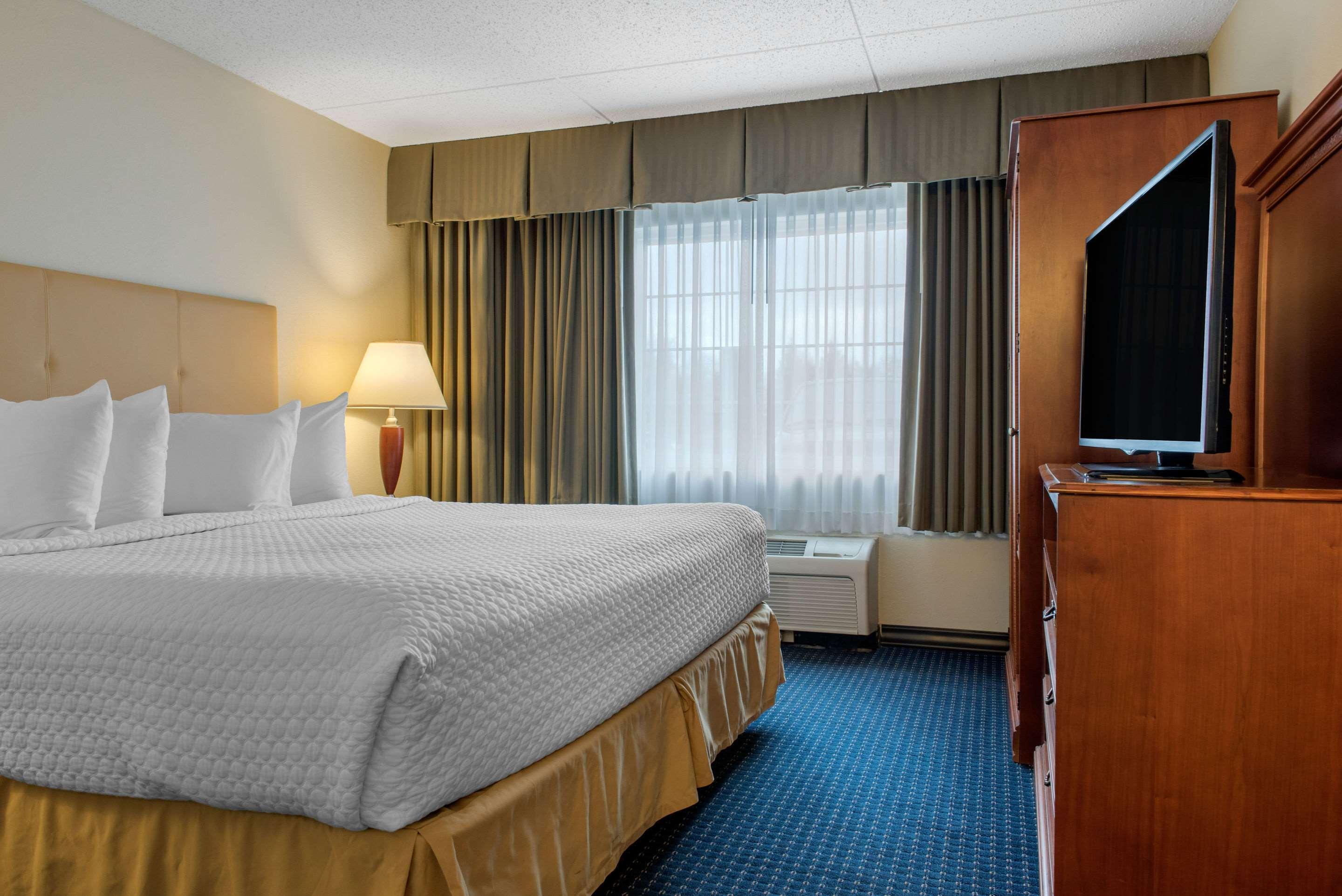 Quality Hotel Conference Center Cincinnati Blue Ash Εξωτερικό φωτογραφία